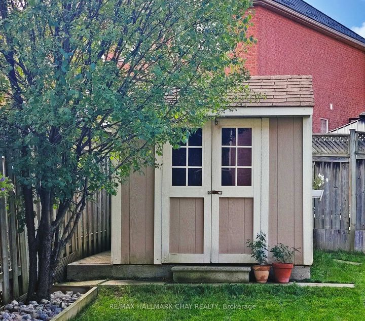 Photo 45 at 76 Cobblestone Court, Wellington, Brampton
