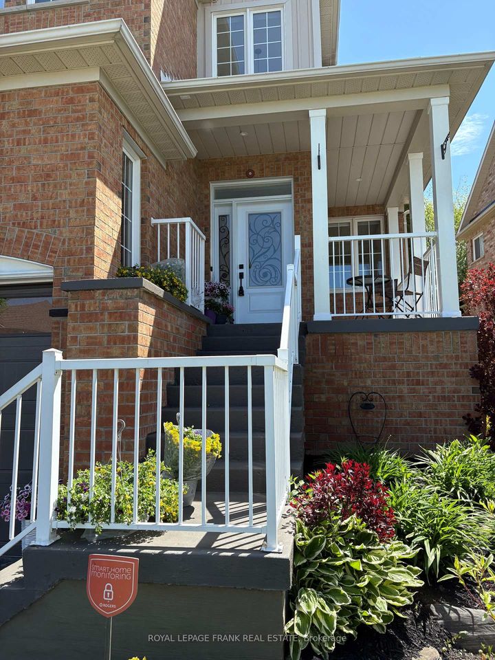 Photo 3 at 1533 Clearbrook Drive, Taunton, Oshawa