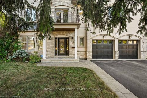 Photo 3 at 31 Ridge Drive, CP College Park, Oakville