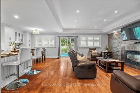 Photo 10 at 31 Ridge Drive, CP College Park, Oakville