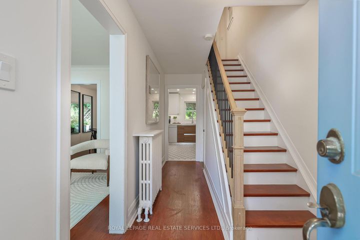 Photo 3 at 618 Davenport Road, Casa Loma, Toronto