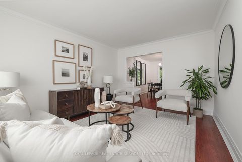 Photo 5 at 618 Davenport Road, Casa Loma, Toronto