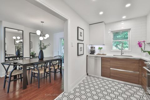 Photo 13 at 618 Davenport Road, Casa Loma, Toronto