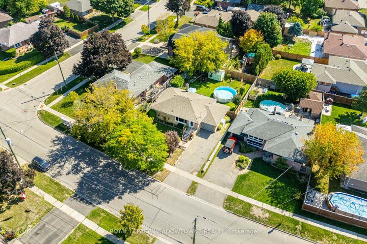 Photo 35 at 79 Rexway Drive, Georgetown, Halton Hills