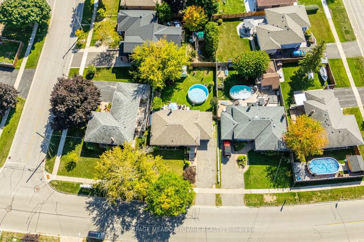 Photo 37 at 79 Rexway Drive, Georgetown, Halton Hills