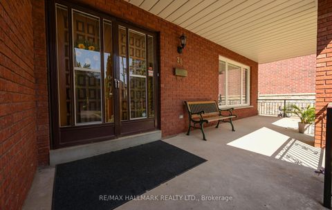 Photo 3 at 30 Oak Avenue, South Richvale, Richmond Hill