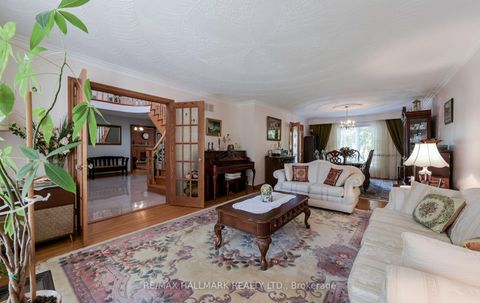 Photo 9 at 30 Oak Avenue, South Richvale, Richmond Hill