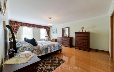 Photo 24 at 30 Oak Avenue, South Richvale, Richmond Hill