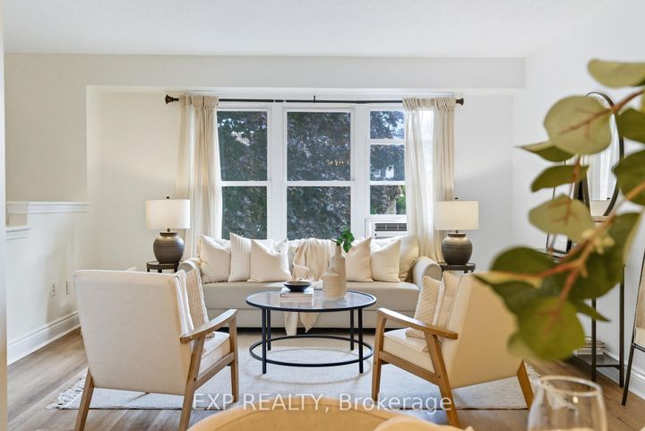 Photo 11 at 236 Northminster Court, Centennial, Oshawa