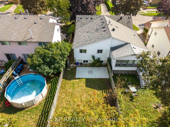 Photo 40 at 236 Northminster Court, Centennial, Oshawa