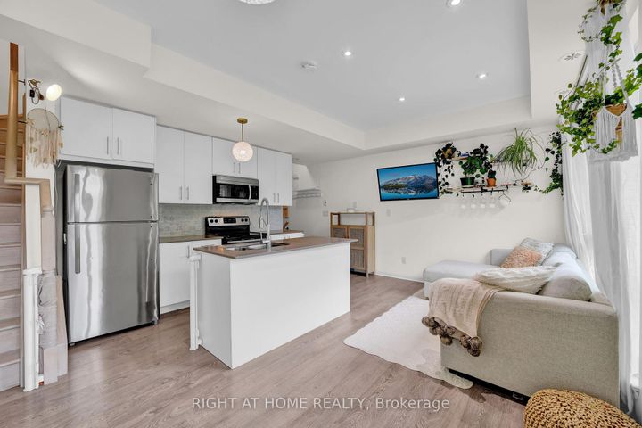 Photo 5 at 312 - 639 Lawrence Avenue W, Lawrence, Toronto