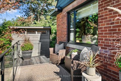 Photo 2 at 59 Anndale Road, Cliffside, Toronto