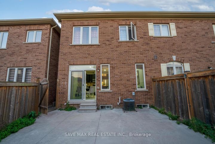 Photo 39 at 17 Primo Road, Northwest Brampton, Brampton