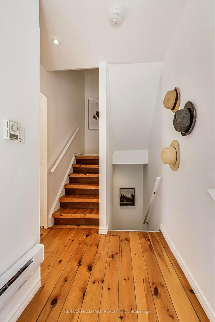 Photo 2 at 88 Poulett Street, Moss Park, Toronto