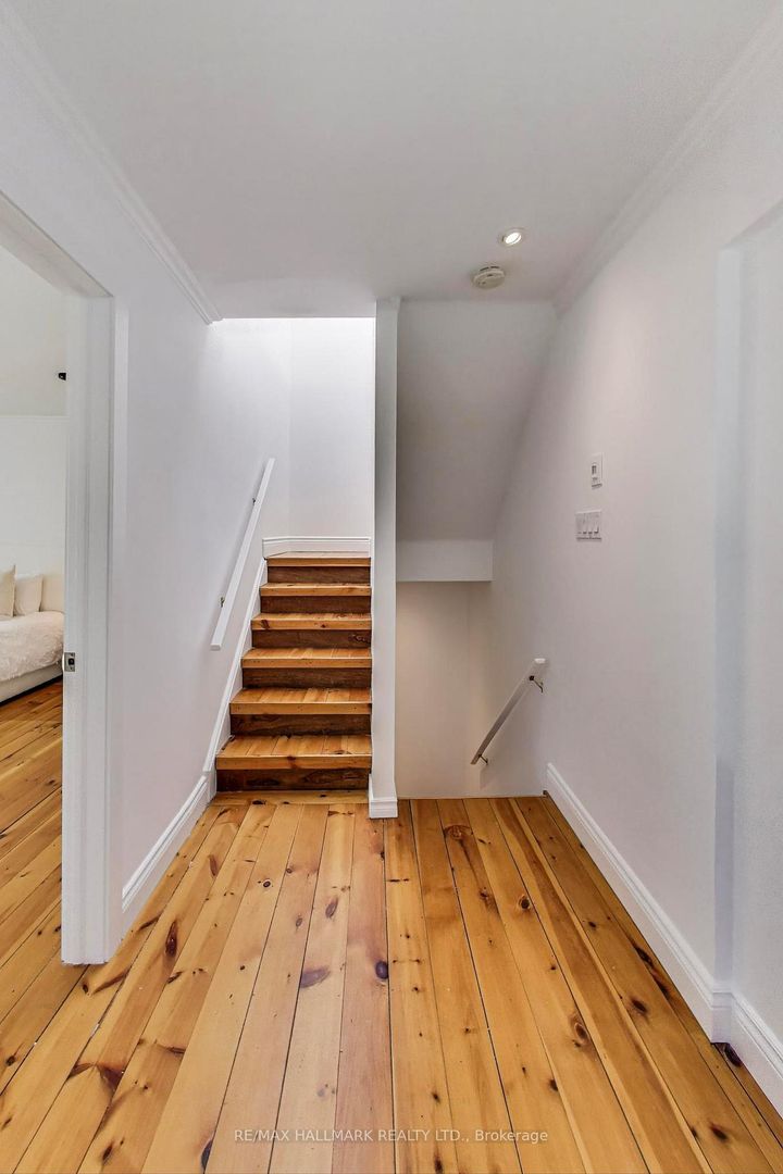 Photo 10 at 88 Poulett Street, Moss Park, Toronto