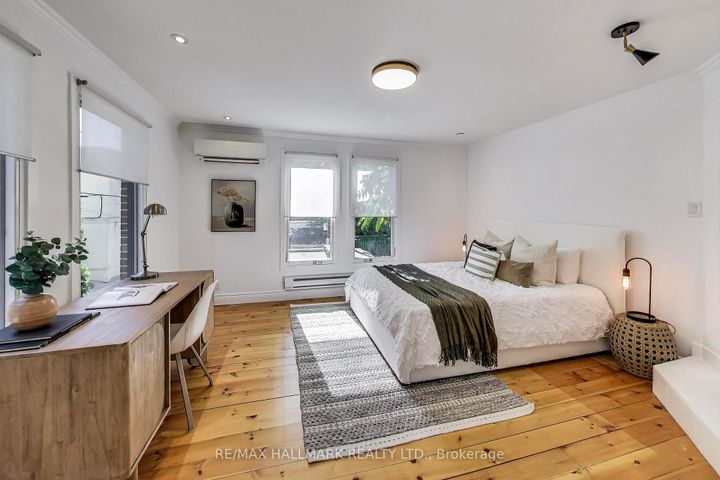 Photo 11 at 88 Poulett Street, Moss Park, Toronto