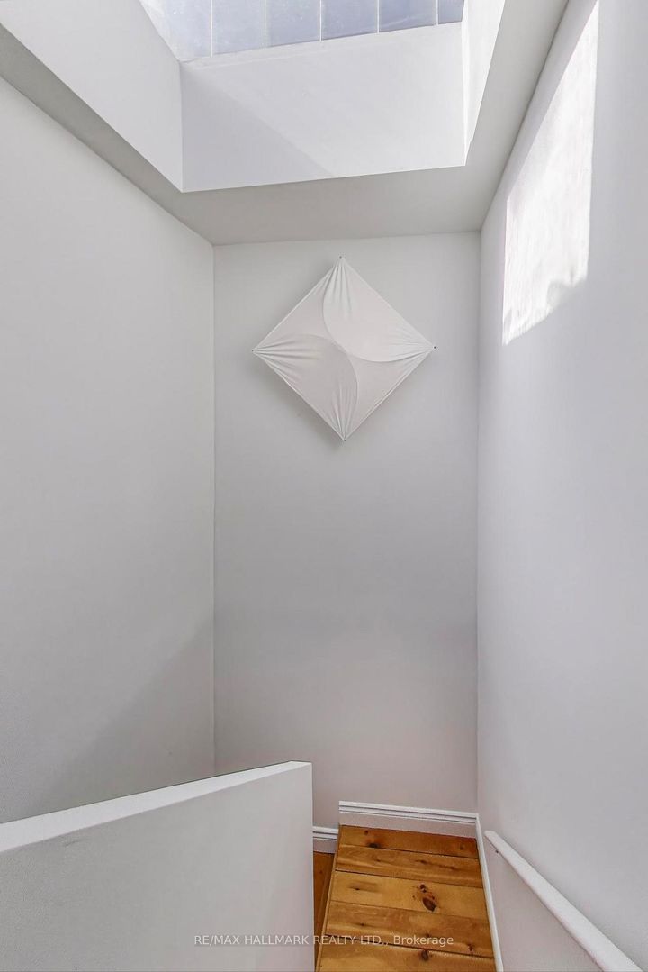Photo 13 at 88 Poulett Street, Moss Park, Toronto