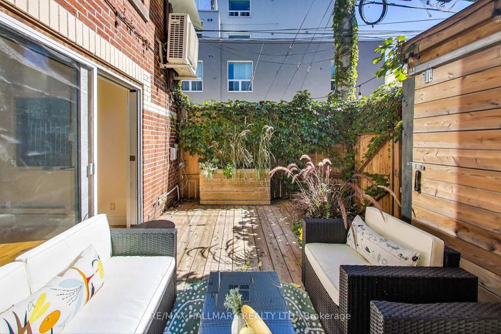 Photo 18 at 88 Poulett Street, Moss Park, Toronto
