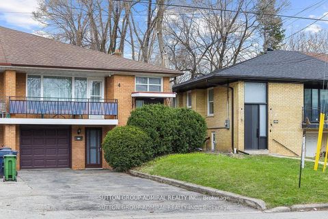 Photo 1 at 4 Carscadden Drive, Branson, Toronto