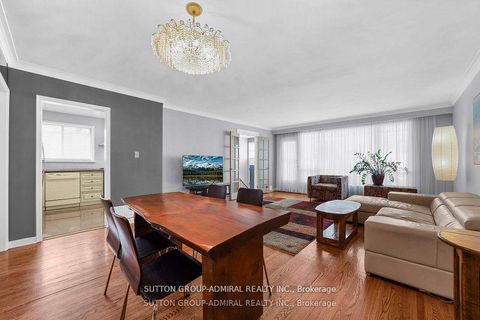 Photo 7 at 4 Carscadden Drive, Branson, Toronto