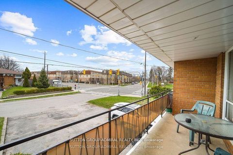 Photo 9 at 4 Carscadden Drive, Branson, Toronto
