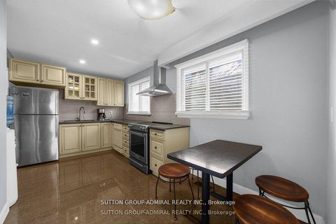 Photo 11 at 4 Carscadden Drive, Branson, Toronto