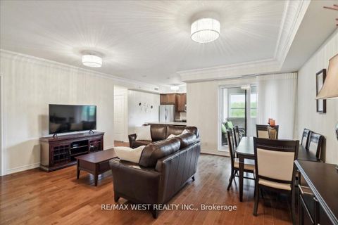 Photo 1 at 405 - 9255 Jane Street, Maple, Vaughan