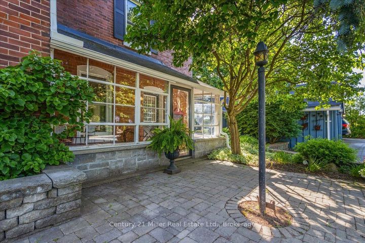 Photo 1 at 585 Dundas Street E, Waterdown, Hamilton