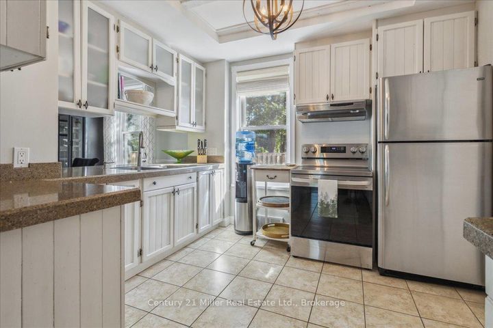 Photo 13 at 585 Dundas Street E, Waterdown, Hamilton