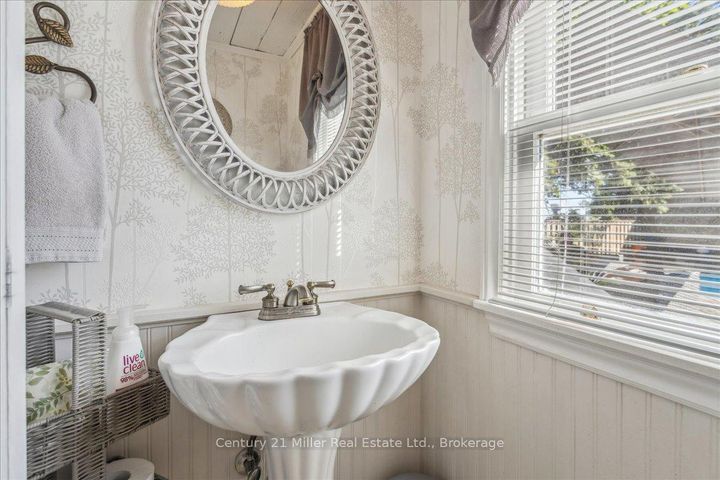 Photo 18 at 585 Dundas Street E, Waterdown, Hamilton