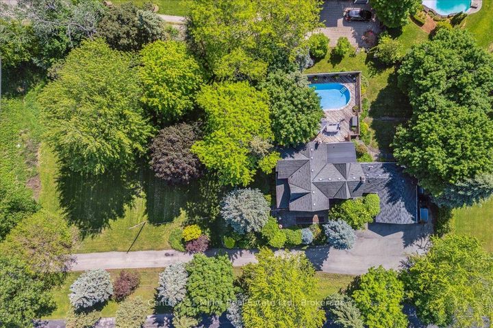 Photo 38 at 585 Dundas Street E, Waterdown, Hamilton