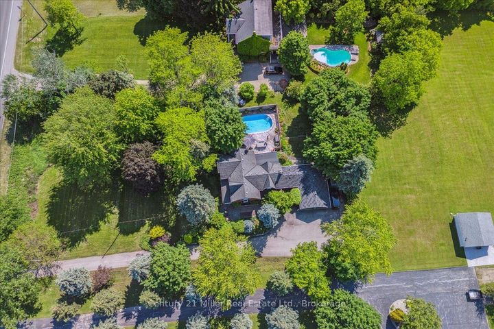 Photo 40 at 585 Dundas Street E, Waterdown, Hamilton