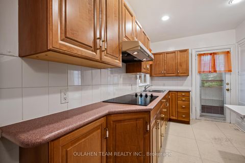 Photo 12 at 286 St Clements Avenue, Eglinton, Toronto