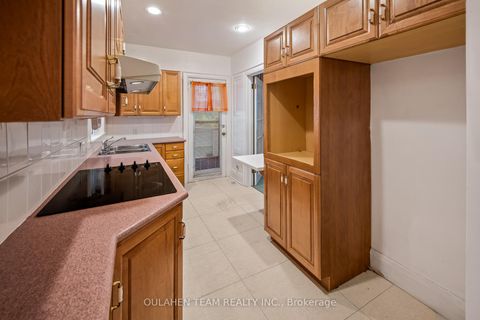 Photo 13 at 286 St Clements Avenue, Eglinton, Toronto