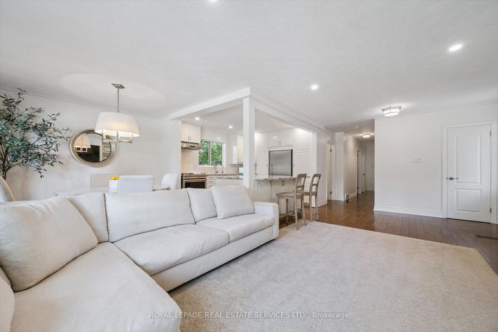 Photo 7 at 455 Willis Drive, WO West, Oakville