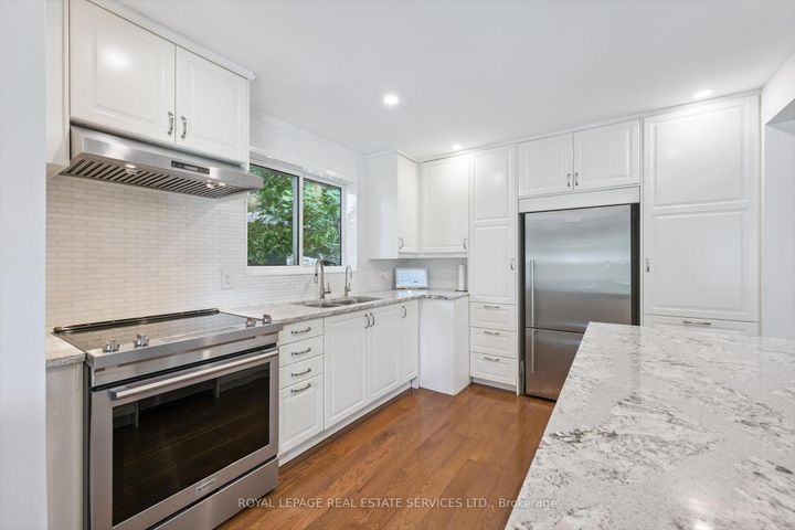 Photo 11 at 455 Willis Drive, WO West, Oakville