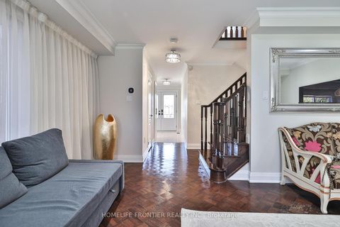 Photo 12 at 86 Venice Gate Drive, Vellore Village, Vaughan
