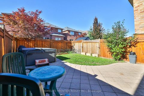 Photo 40 at 86 Venice Gate Drive, Vellore Village, Vaughan