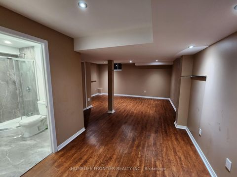 Photo 47 at 86 Venice Gate Drive, Vellore Village, Vaughan