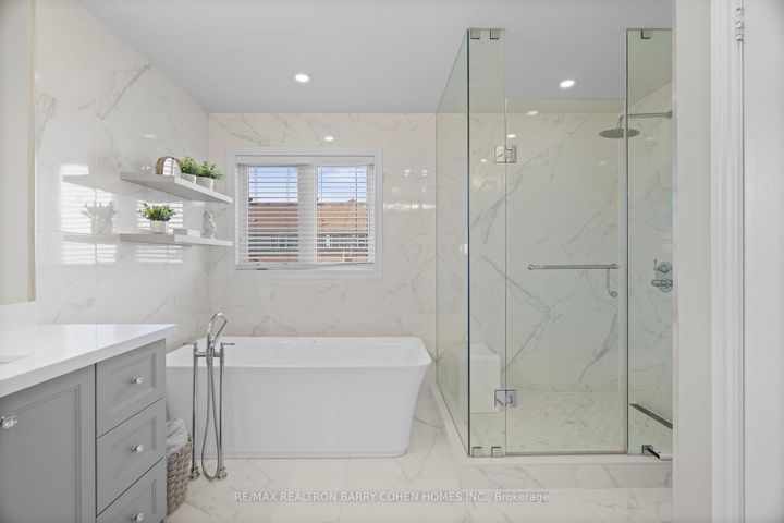 Photo 18 at 28 Mistywood Crescent, Patterson, Vaughan