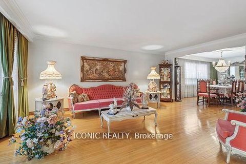 Photo 4 at 44 Wigwoss Drive, East Woodbridge, Vaughan