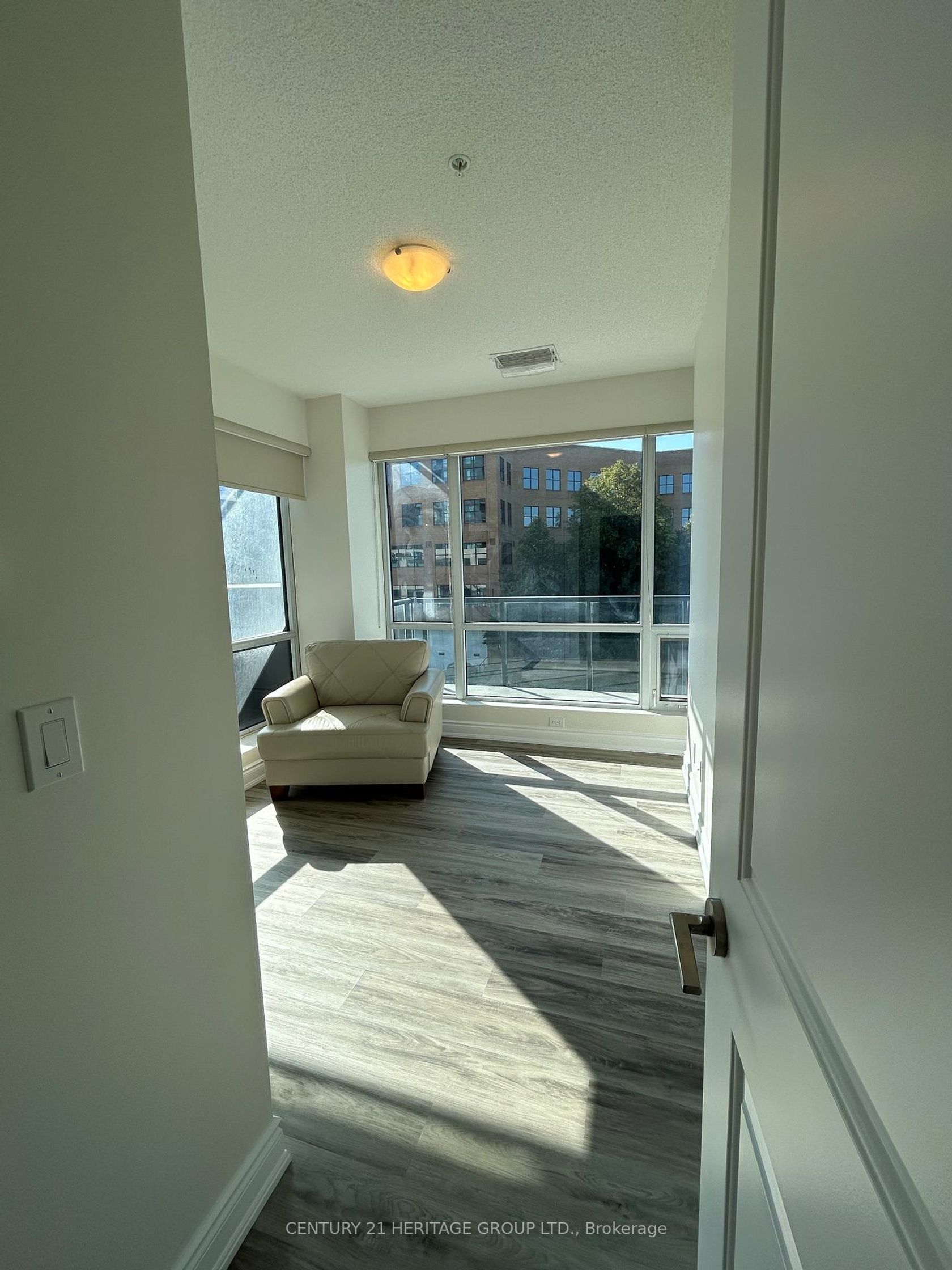 203 - 9088 Yonge Street, South Richvale, Richmond Hill 