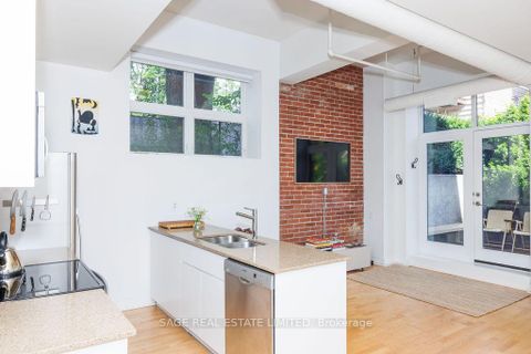 Photo 6 at 103 - 152 Annette Street, Junction Area, Toronto