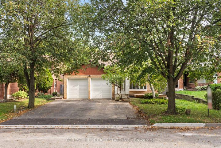 Photo 1 at 3 Saunders Lane, Willowbrook, Markham