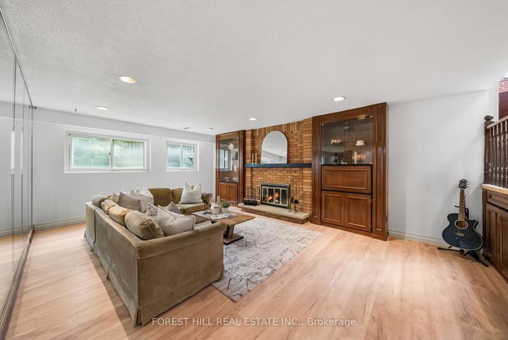 Photo 14 at 3 Saunders Lane, Willowbrook, Markham