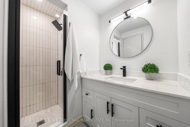Photo 18 at 3 Saunders Lane, Willowbrook, Markham