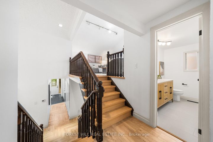 Photo 21 at 3 Saunders Lane, Willowbrook, Markham