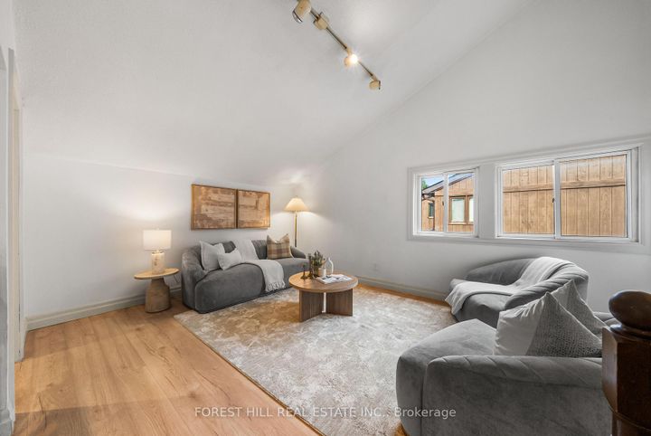 Photo 24 at 3 Saunders Lane, Willowbrook, Markham