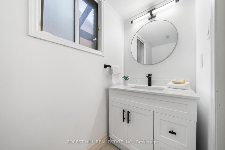 Photo 27 at 3 Saunders Lane, Willowbrook, Markham