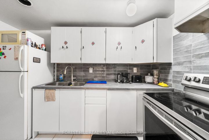 Photo 38 at 3 Saunders Lane, Willowbrook, Markham